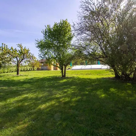 Avec Etang Prive, Piscine Partagee Et Wifi En Dordogne - Fr-1-616-194
